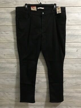BNWT Women's Levi's Slim Straight Jeans